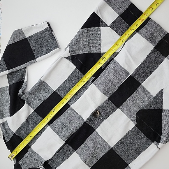 Weekend Suzanne Betro Women's Flannel Black White Plaid Oversized Shirt Sz M - Picture 8 of 9